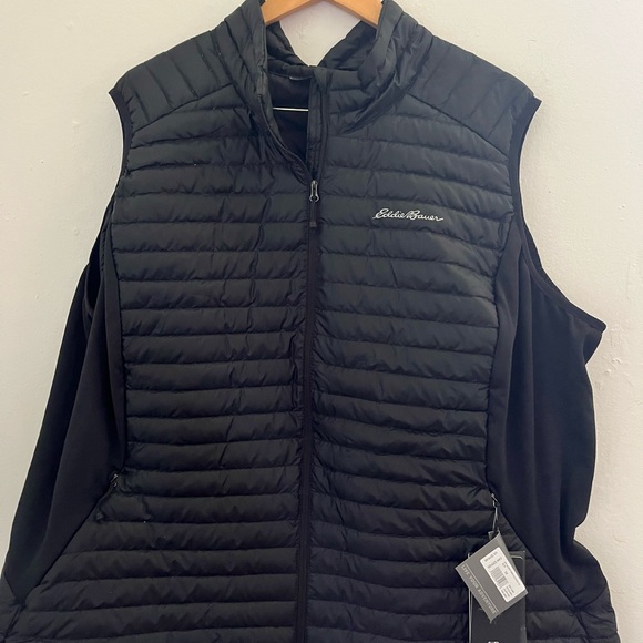 Eddie Bauer Women's Dark Quilted Vest - Picture 2 of 8